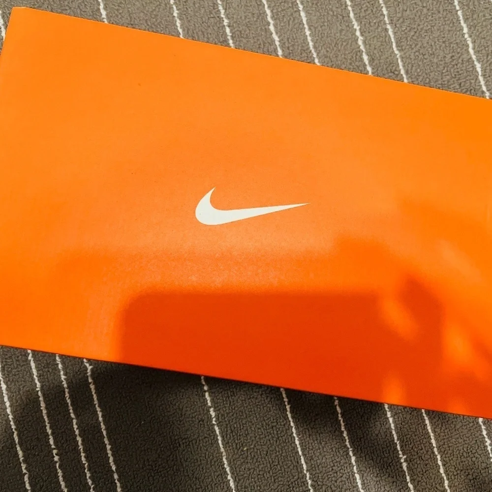 Women's Nike React Infinity Run Flyknit 3, Size 10, Brand New and Never Worn - Picture 10 of 11